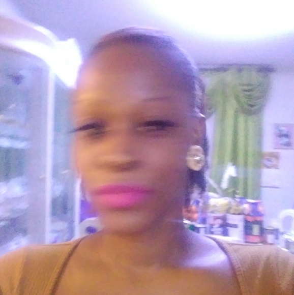 Meet your Posher, Natalie - Picture 1 of 1